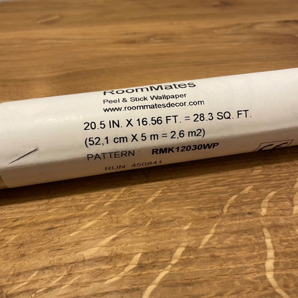 RoomMates Peel and Stick Wallpaper Watercolor Floral Bouquet RMK12030WP NEW - Picture 3 of 10